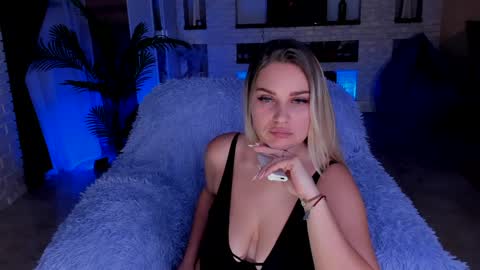 Snapshot of kittiliza chatting on 01-10-25, 10:15 kittiliza online show from 01-10-25, 10:15