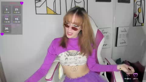 Snapshot of kitty__black__ chatting on 02-20-25, 10:04 KITTY online show from 02-20-25, 10:04