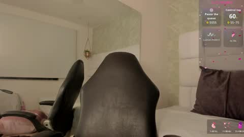 Kitty  online show from 05-25-26, 06:30