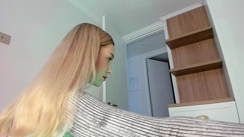 sophie online show from 03-17-26, 06:33