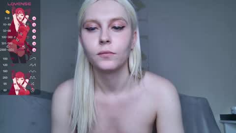 Snapshot of kitty_dora chatting on 03-06-25, 06:26 Evelyn online show from 03-06-25, 06:26