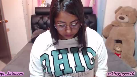 Snapshot of kitty_eyes chatting on 02-25-25, 09:13 kitty online show from 02-25-25, 09:13