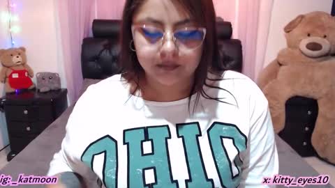 Snapshot of kitty_eyes chatting on 02-05-26, 03:16 kitty online show from 02-05-26, 03:16