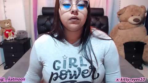 Snapshot of kitty_eyes chatting on 02-23-26, 11:24 kitty online show from 02-23-26, 11:24