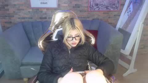 kitty_fox_b online show from 03-07-25, 03:49