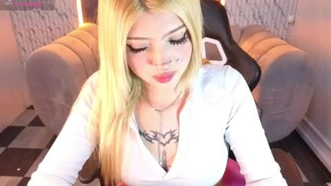 kitty_fox_b online show from 04-29-26, 01:37