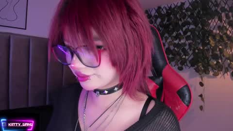 Snapshot of kitty_gang chatting on 09-26-25, 02:48 Camila online show from 09-26-25, 02:48