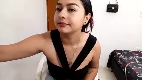 Snapshot of kitty_hottt_ chatting on 11-25-25, 09:59 giss online show from 11-25-25, 09:59