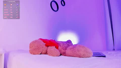 Snapshot of kitty_katth chatting on 03-10-26, 10:48 Kitty Katth online show from 03-10-26, 10:48