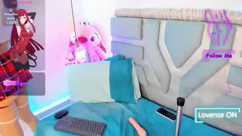 Snapshot of kitty_love01 chatting on 10-01-25, 12:33 kitty_love01 online show from 10-01-25, 12:33