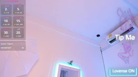 Snapshot of kitty_love01 chatting on 10-23-25, 12:59 kitty_love01 online show from 10-23-25, 12:59