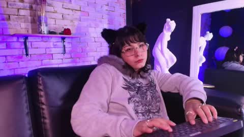 Kitty online show from 03-21-26, 08:19
