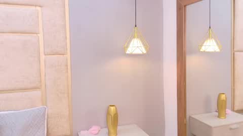 Snapshot of kitty_model chatting on 05-20-26, 01:39 kitty_model online show from 05-20-26, 01:39