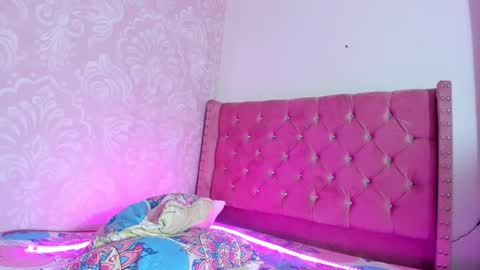 kitty_nicolle online show from 12-10-24, 04:27