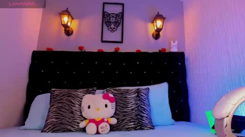 kitty_rose01 online show from 04-25-26, 07:00