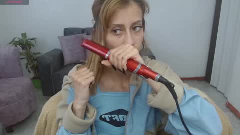 Snapshot of kitty_seducction chatting on 05-31-26, 08:43 Aleja online show from 05-31-26, 08:43