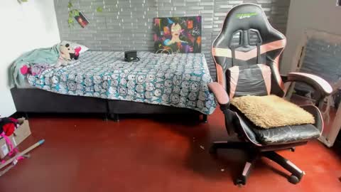 violet online show from 09-27-25, 05:40