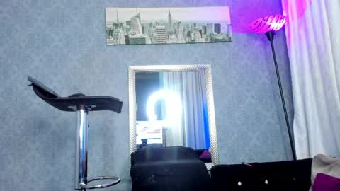 Snapshot of kitty_wichis chatting on 06-07-26, 04:49 Kendall Saray online show from 06-07-26, 04:49