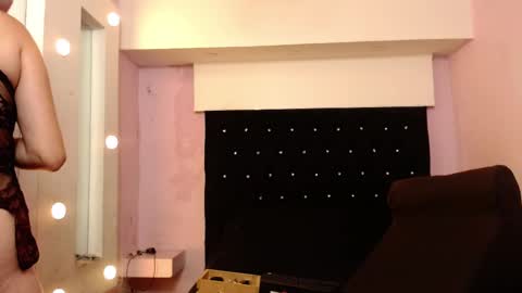 Snapshot of kittybonx chatting on 02-19-25, 11:28 paola online show from 02-19-25, 11:28