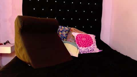 Snapshot of kittybonx chatting on 03-02-25, 07:23 paola online show from 03-02-25, 07:23