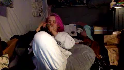 Snapshot of kittycat929709 chatting on 02-10-25, 10:20 Drip maker online show from 02-10-25, 10:20