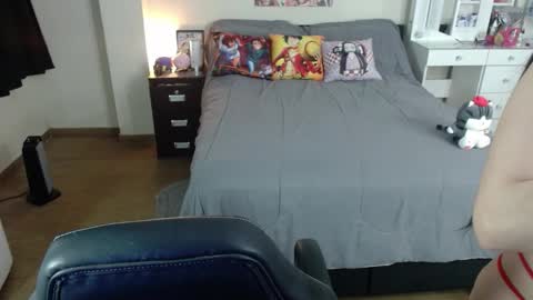 Isabel online show from 09-16-25, 01:17