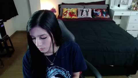 Snapshot of kittykat18x chatting on 05-21-26, 01:45 Isabel online show from 05-21-26, 01:45