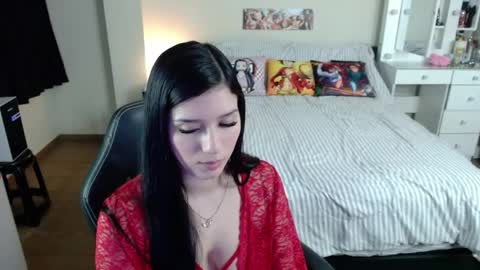 Snapshot of kittykat18x chatting on 05-31-26, 01:03 Isabel online show from 05-31-26, 01:03
