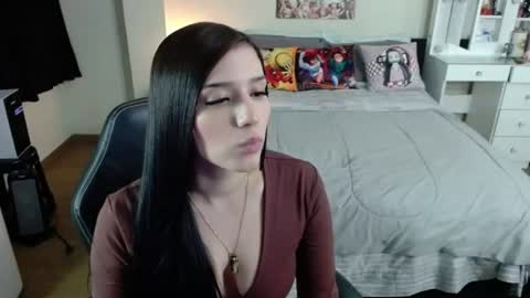 Snapshot of kittykat18x chatting on 06-13-26, 05:16 Isabel online show from 06-13-26, 05:16