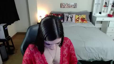 Snapshot of kittykat18x chatting on 06-19-26, 02:05 Isabel online show from 06-19-26, 02:05