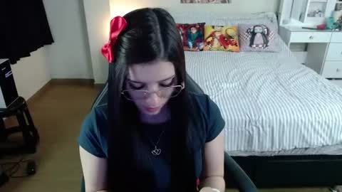 Snapshot of kittykat18x chatting on 07-08-26, 12:37 Isabel online show from 07-08-26, 12:37