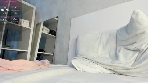 Monika online show from 09-16-25, 03:35