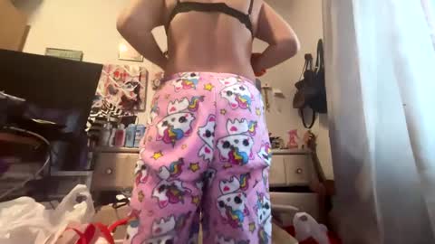 Snapshot of kittyluvx chatting on 02-15-25, 06:23 kittyluvx online show from 02-15-25, 06:23