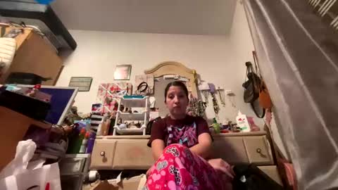 Snapshot of kittyluvx chatting on 10-06-25, 02:31 kittyluvx online show from 10-06-25, 02:31