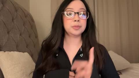 mia online show from 01-08-25, 11:10