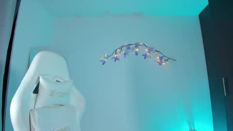 Snapshot of kittyrush_ chatting on 03-16-26, 05:44 kitty online show from 03-16-26, 05:44