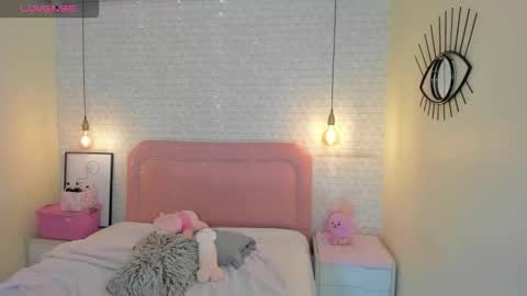  K I T T  Y  online show from 03-17-26, 01:03