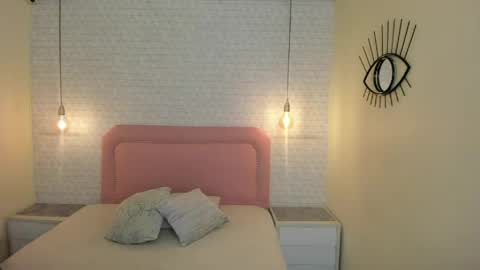  K I T T  Y  online show from 04-10-26, 12:54