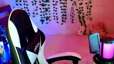 Kittyuwu  online show from 01-07-26, 08:00