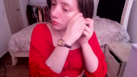 Snapshot of kittywantslove23 chatting on 06-11-26, 08:07 kittywantslove23 online show from 06-11-26, 08:07
