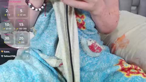 kittywhiteass online show from 10-07-25, 12:35