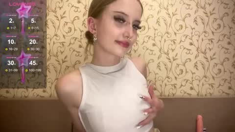 kittywithu online show from 10-04-25, 05:00