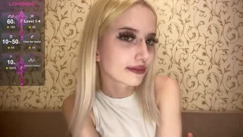 kittywithu online show from 10-17-25, 05:15