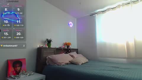 Snapshot of kittyymaze chatting on 12-13-24, 02:05 Kittyymaze online show from 12-13-24, 02:05