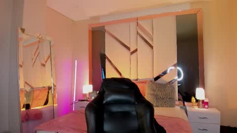 Kiwi online show from 03-13-26, 01:07