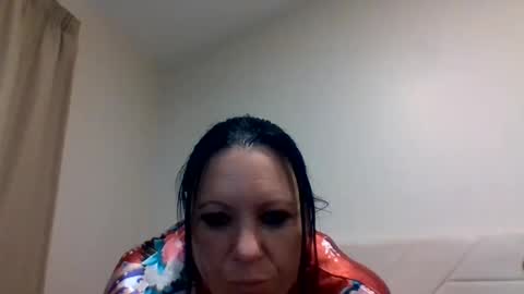 queenHo3 online show from 12-21-25, 02:02