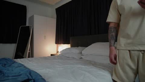 Snapshot of kiwikanga chatting on 06-19-26, 10:52 KiwiKanga online show from 06-19-26, 10:52