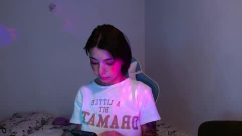 Snapshot of kiyusweetcrazy chatting on 12-30-24, 01:04 kiyu online show from 12-30-24, 01:04