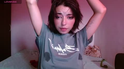 Snapshot of kiyusweetcrazy chatting on 01-01-25, 10:13 kiyu online show from 01-01-25, 10:13