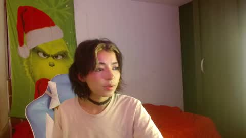 Snapshot of kiyusweetcrazy chatting on 11-18-25, 12:38 kiyu online show from 11-18-25, 12:38